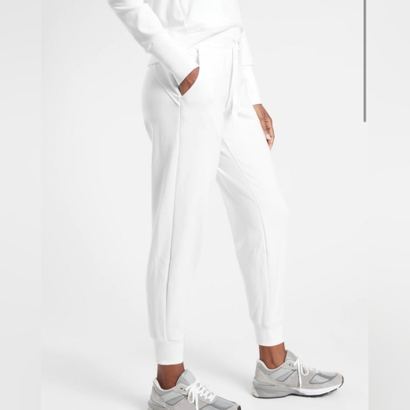 Athleta Women's Athleisure Fleece Cotton Blend Triumph Jogger in Brilliant White - Picture 4 of 7